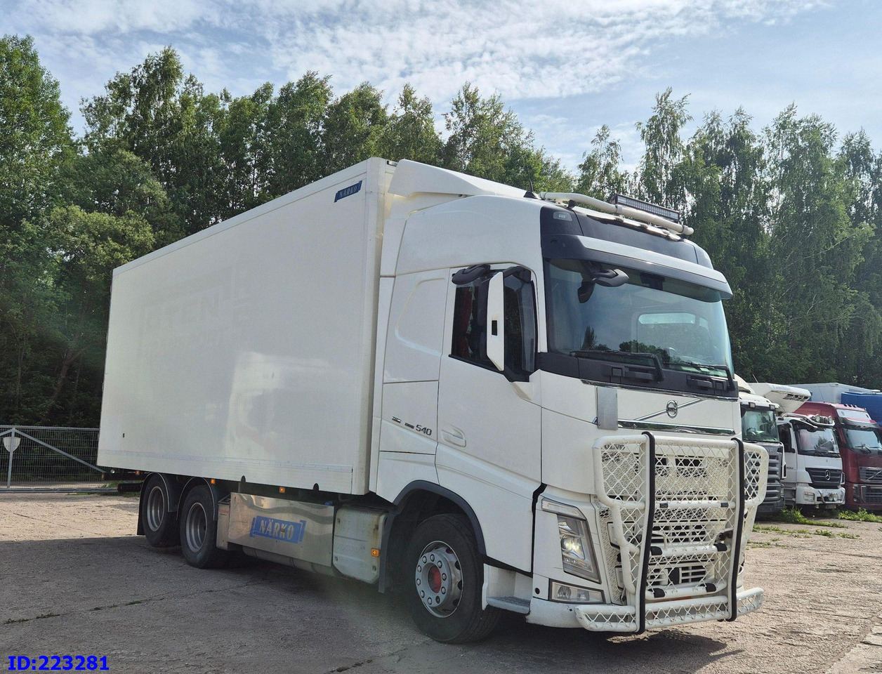 VOLVO FH13 540HP 6x2 (10 tyre) Euro6 - Camion isothermique: photos 4 VOLVO FH13 540HP 6x2 (10 tyre) Euro6 - Camion isothermique: photos 4