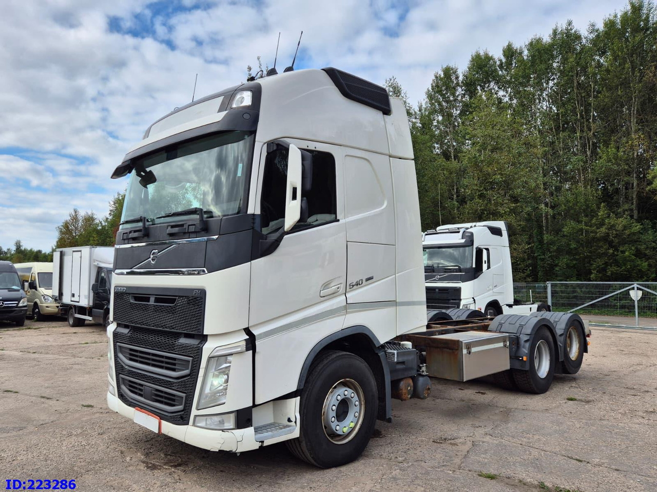 VOLVO FH13 540HP 6x2 (10 tyre) Euro6 - Châssis cabine: photos 1 VOLVO FH13 540HP 6x2 (10 tyre) Euro6 - Châssis cabine: photos 1