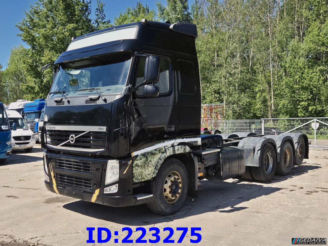 VOLVO FH13 540HP 8X4 (Steering axle) RETARDER - Châssis cabine: photos 1 VOLVO FH13 540HP 8X4 (Steering axle) RETARDER - Châssis cabine: photos 1