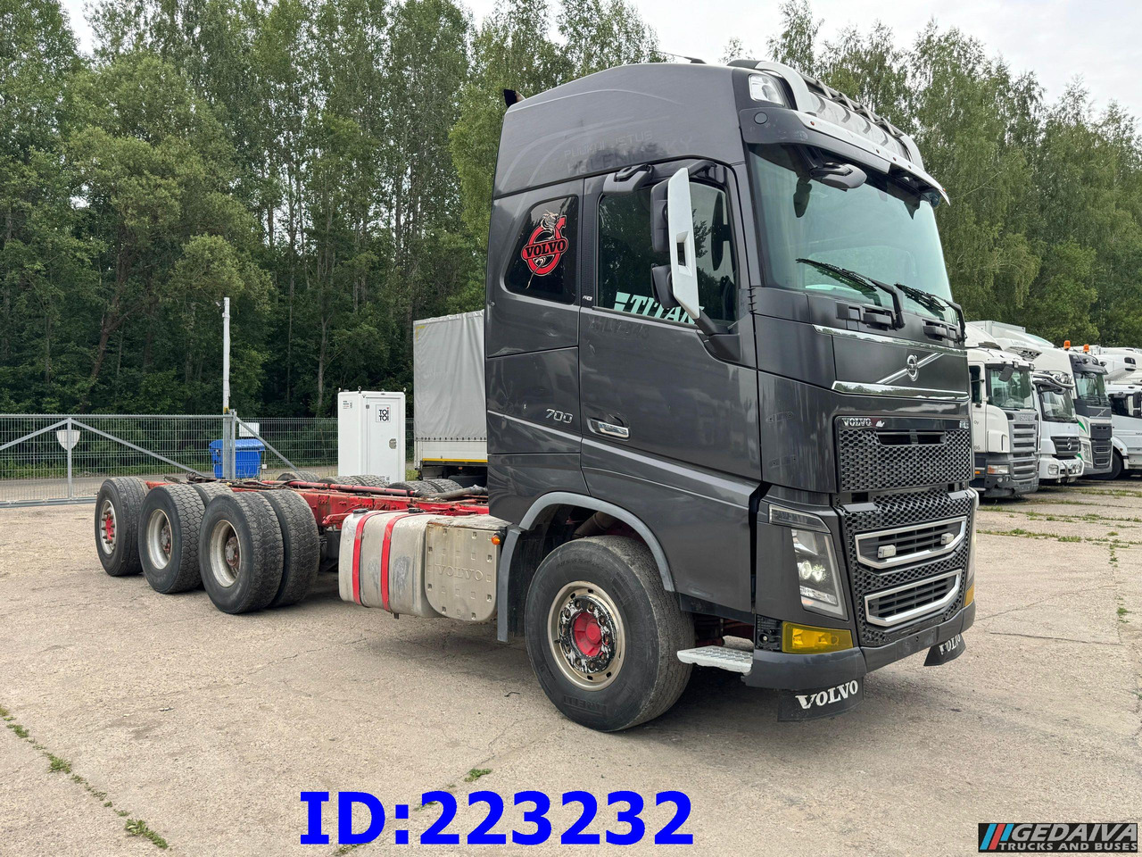 VOLVO FH16 700HP 8X4 Big Axles - Châssis cabine: photos 4 VOLVO FH16 700HP 8X4 Big Axles - Châssis cabine: photos 4