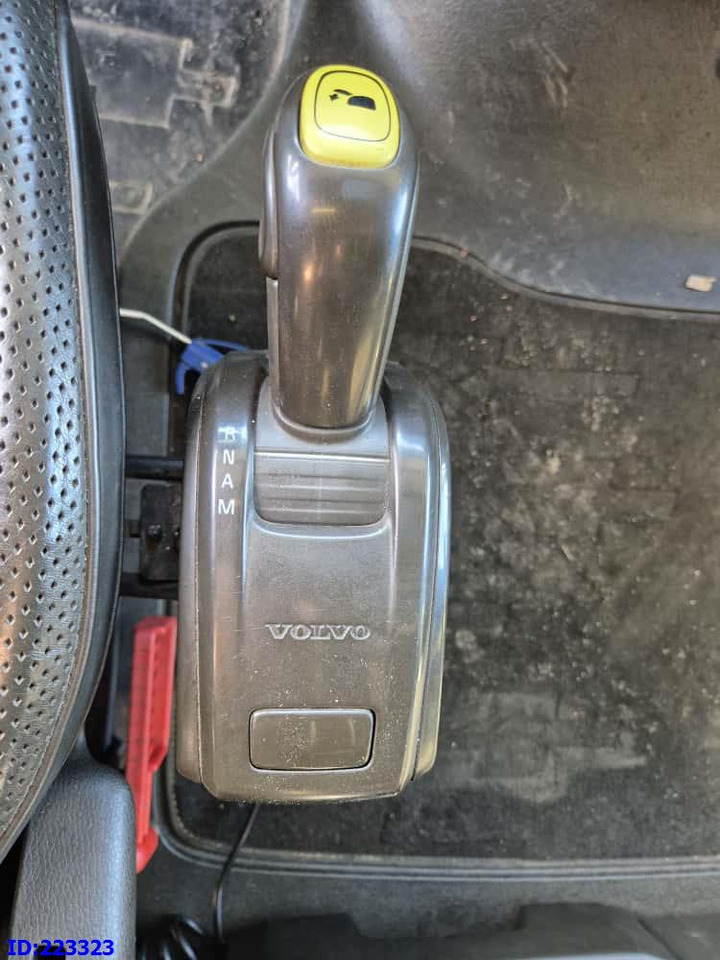 Camion fourgon VOLVO FH16 750HP - 8x4 -Big Axles: photos 18