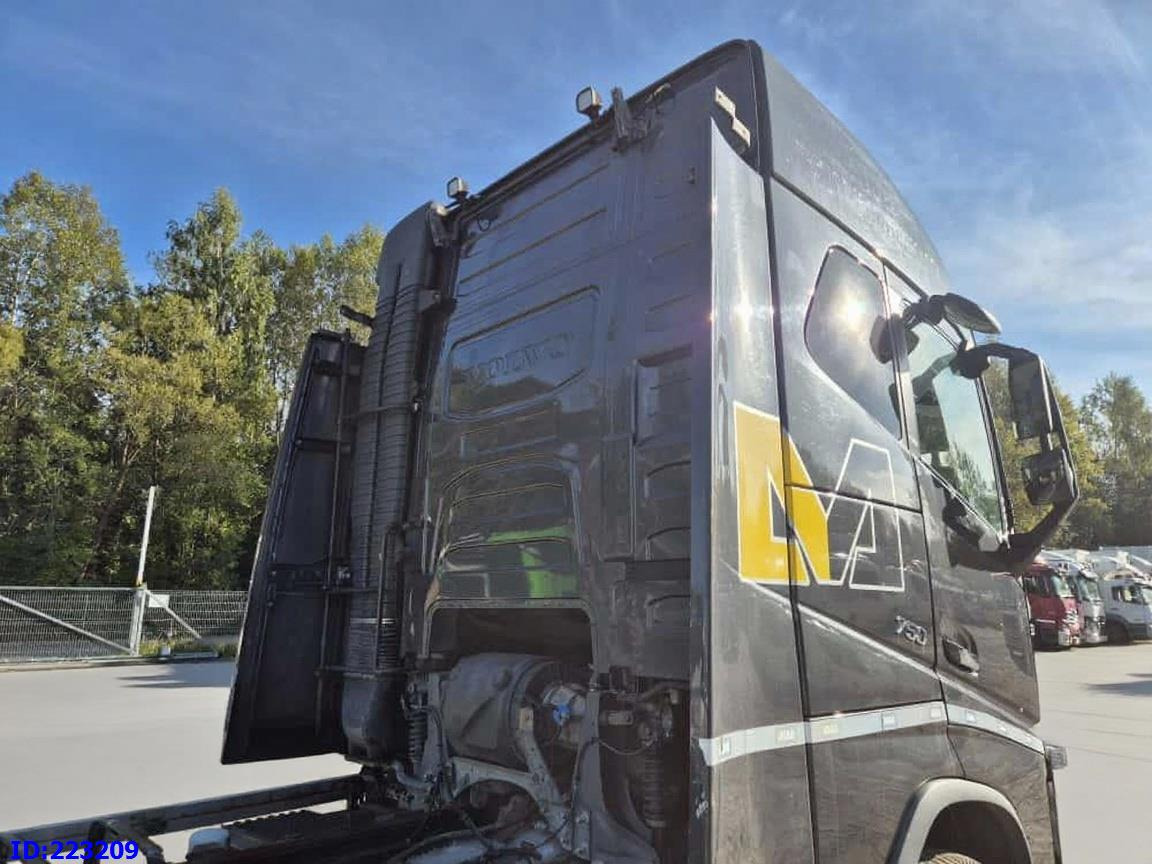 VOLVO FH16 750HP 8x4 Steering axle - Châssis cabine: photos 5 VOLVO FH16 750HP 8x4 Steering axle - Châssis cabine: photos 5