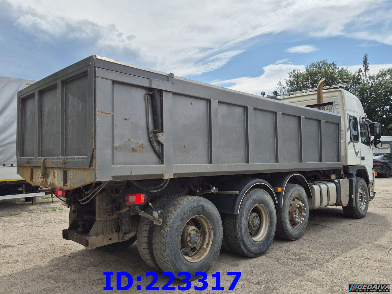 VOLVO FM13 480HP 8x4 (Big axle) - Camion benne: photos 5 VOLVO FM13 480HP 8x4 (Big axle) - Camion benne: photos 5