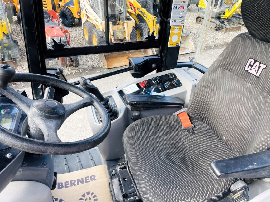 Caterpillar 908M (3927) - Chargeuse sur pneus: photos 5 Caterpillar 908M (3927) - Chargeuse sur pneus: photos 5