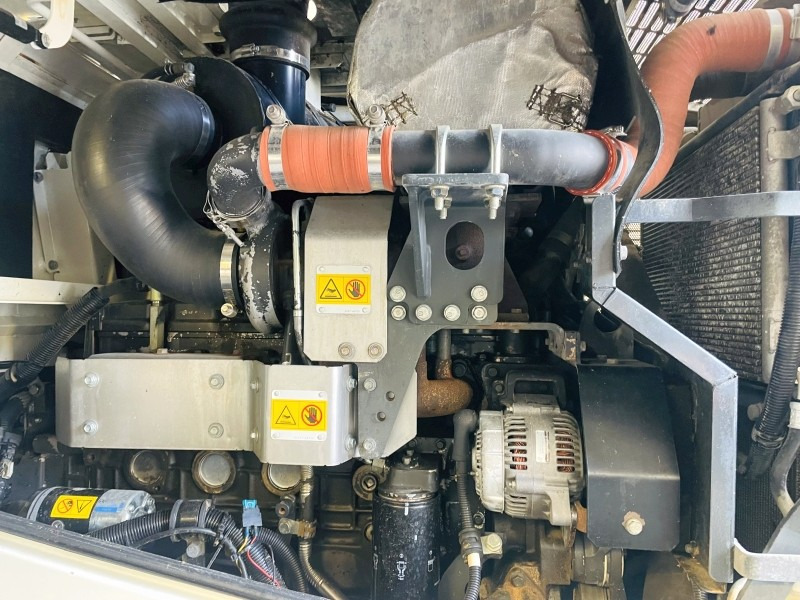 Komatsu WA250PZ-6 (3824) - Chargeuse sur pneus: photos 5 Komatsu WA250PZ-6 (3824) - Chargeuse sur pneus: photos 5