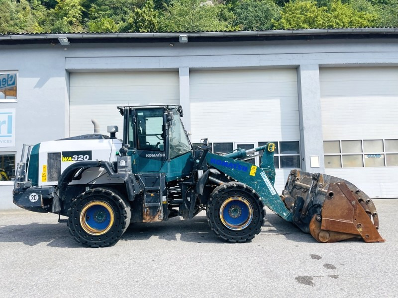 Komatsu WA320-8 (3661) - Chargeuse sur pneus: photos 2 Komatsu WA320-8 (3661) - Chargeuse sur pneus: photos 2