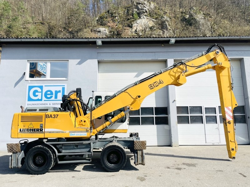 Liebherr A904 (3758) - Pelle de manutention: photos 2 Liebherr A904 (3758) - Pelle de manutention: photos 2