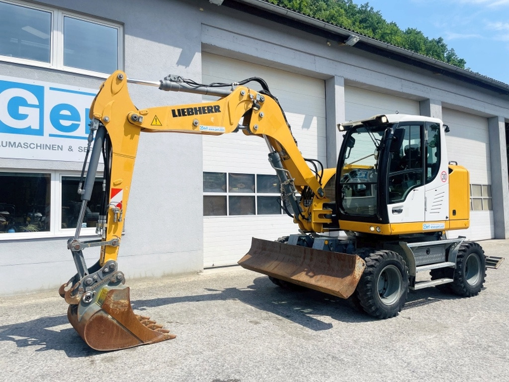 Liebherr A910 Compact (4025) - Pelle sur pneus: photos 4 Liebherr A910 Compact (4025) - Pelle sur pneus: photos 4