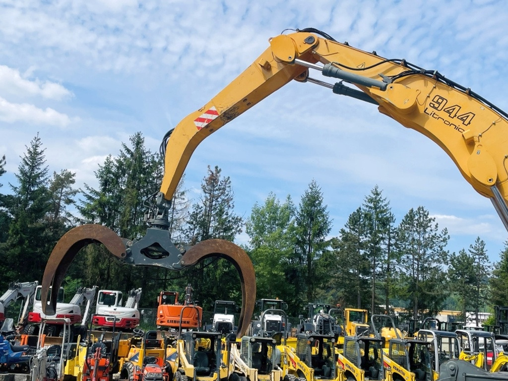 Liebherr A944B HD (3995) - Pelle de manutention: photos 5 Liebherr A944B HD (3995) - Pelle de manutention: photos 5