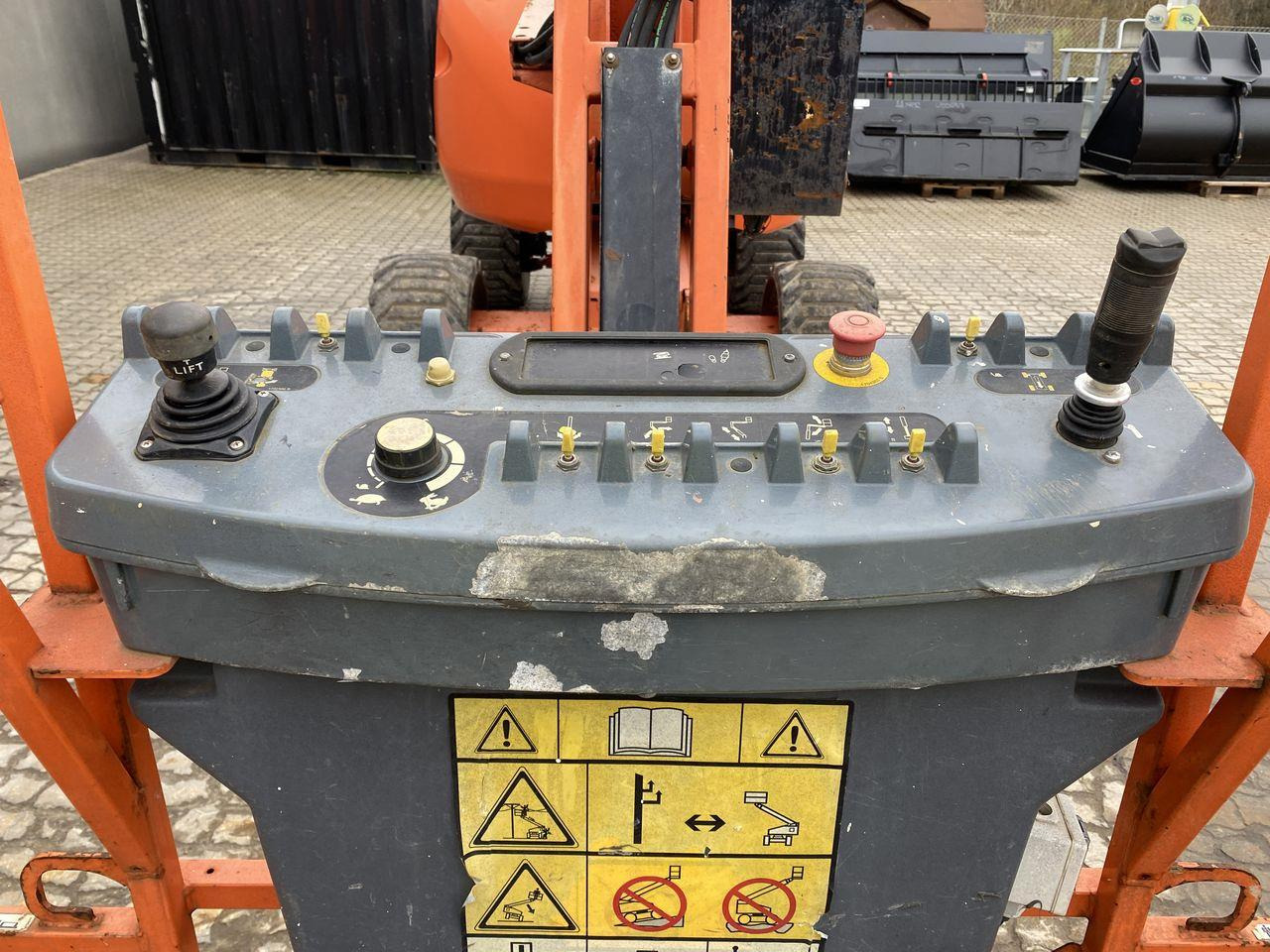 JLG 450AJ - Nacelle articulée: photos 3 JLG 450AJ - Nacelle articulée: photos 3