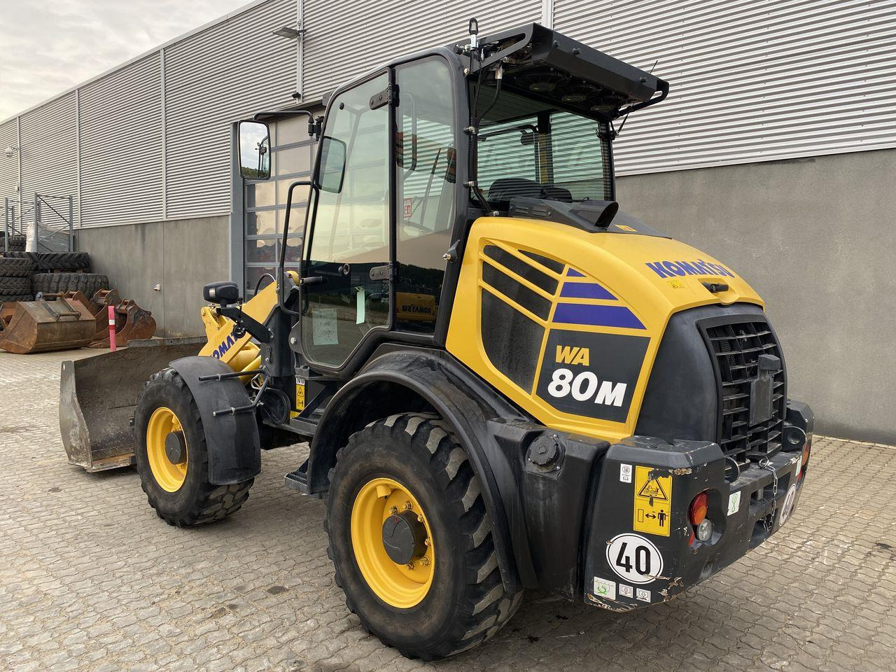 Komatsu WA80M-8EO - Valet de ferme: photos 2 Komatsu WA80M-8EO - Valet de ferme: photos 2