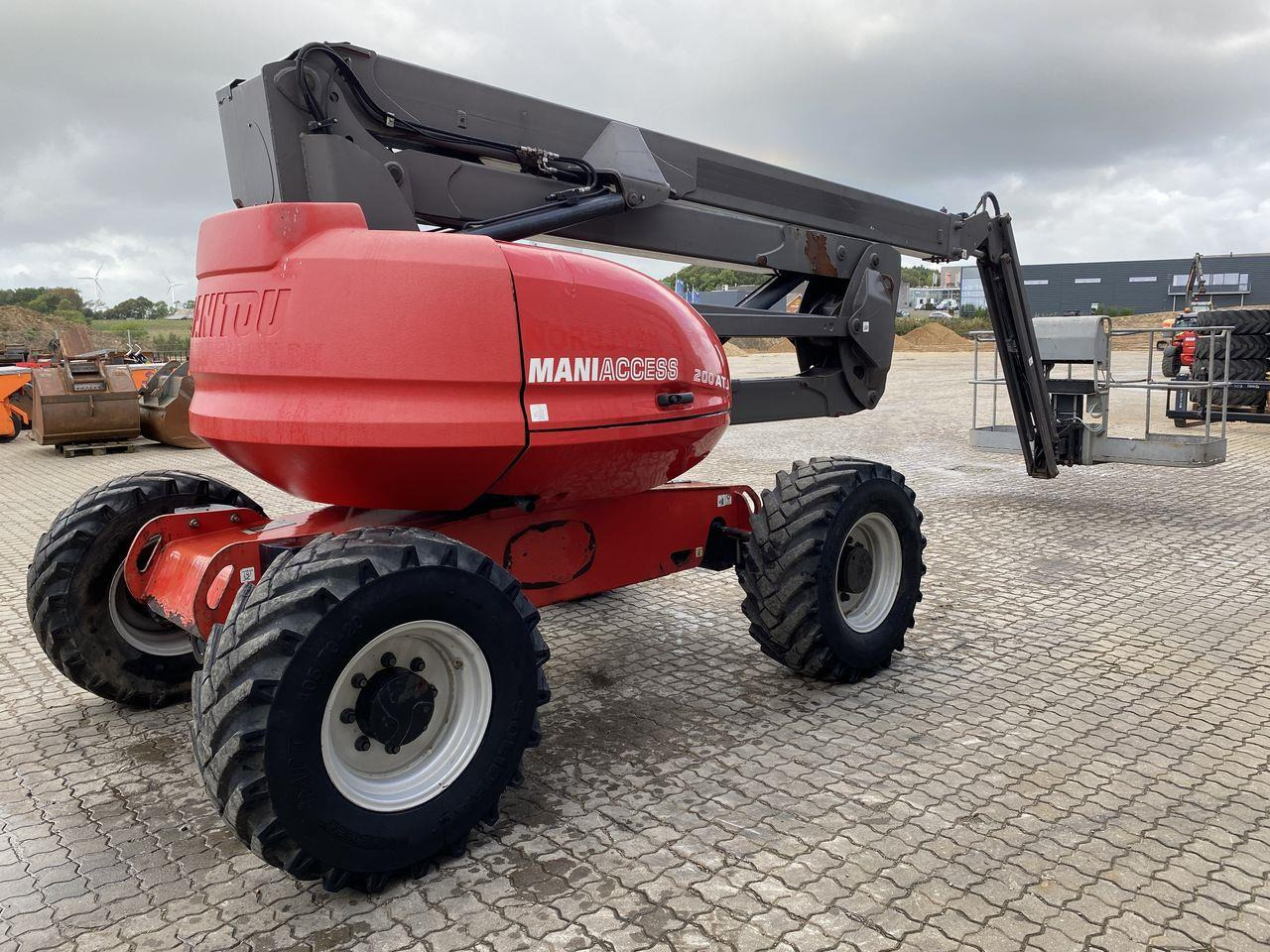 Manitou 200ATJ RC - Nacelle articulée: photos 4 Manitou 200ATJ RC - Nacelle articulée: photos 4