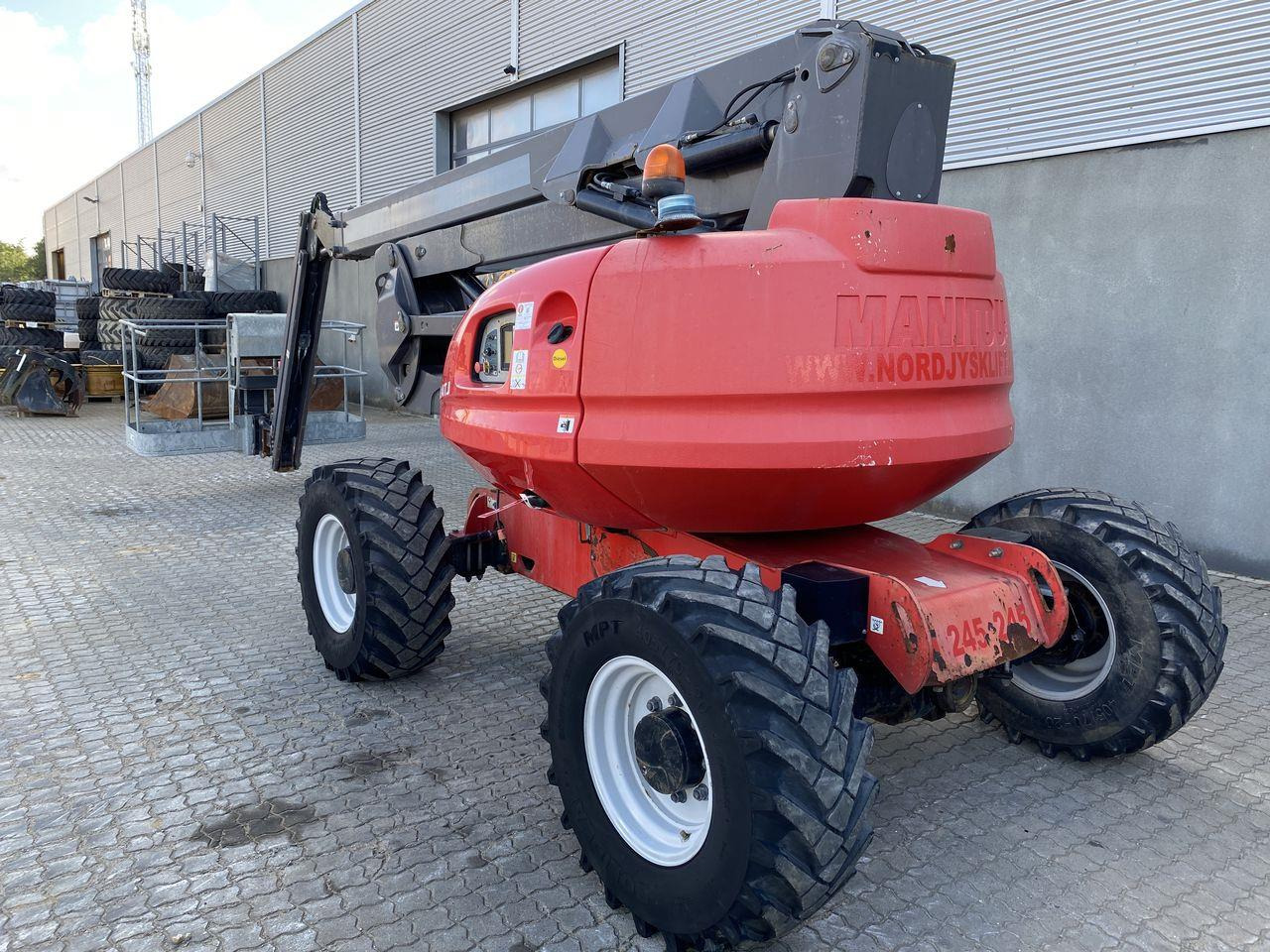 Manitou 200ATJ RC - Nacelle articulée: photos 2 Manitou 200ATJ RC - Nacelle articulée: photos 2