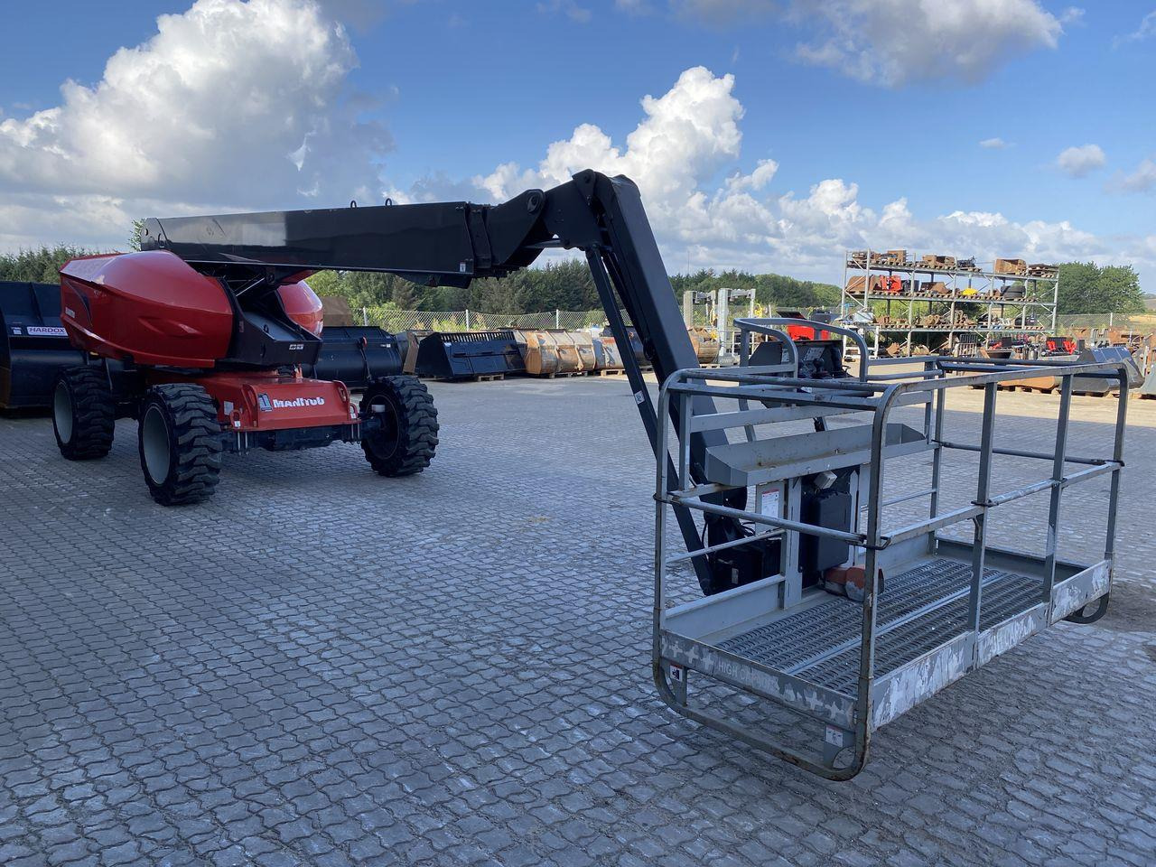 Manitou 220TJ+ - Nacelle télescopique: photos 5 Manitou 220TJ+ - Nacelle télescopique: photos 5