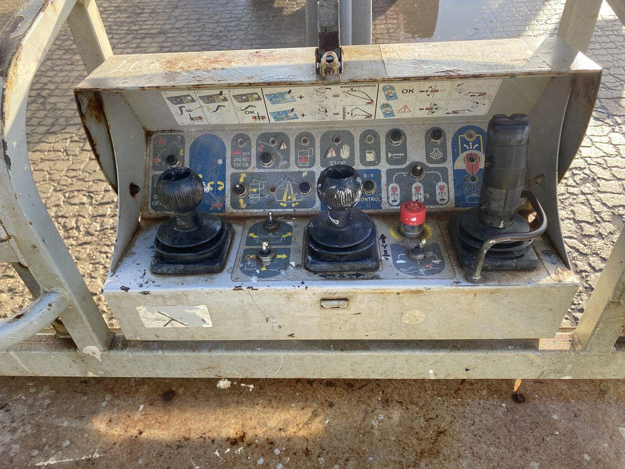 Manitou 280TJ - Nacelle articulée: photos 3 Manitou 280TJ - Nacelle articulée: photos 3