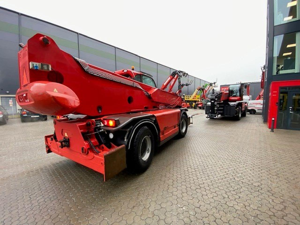 Manitou MRT2470P+ ST4 - Chariot télescopique: photos 3 Manitou MRT2470P+ ST4 - Chariot télescopique: photos 3