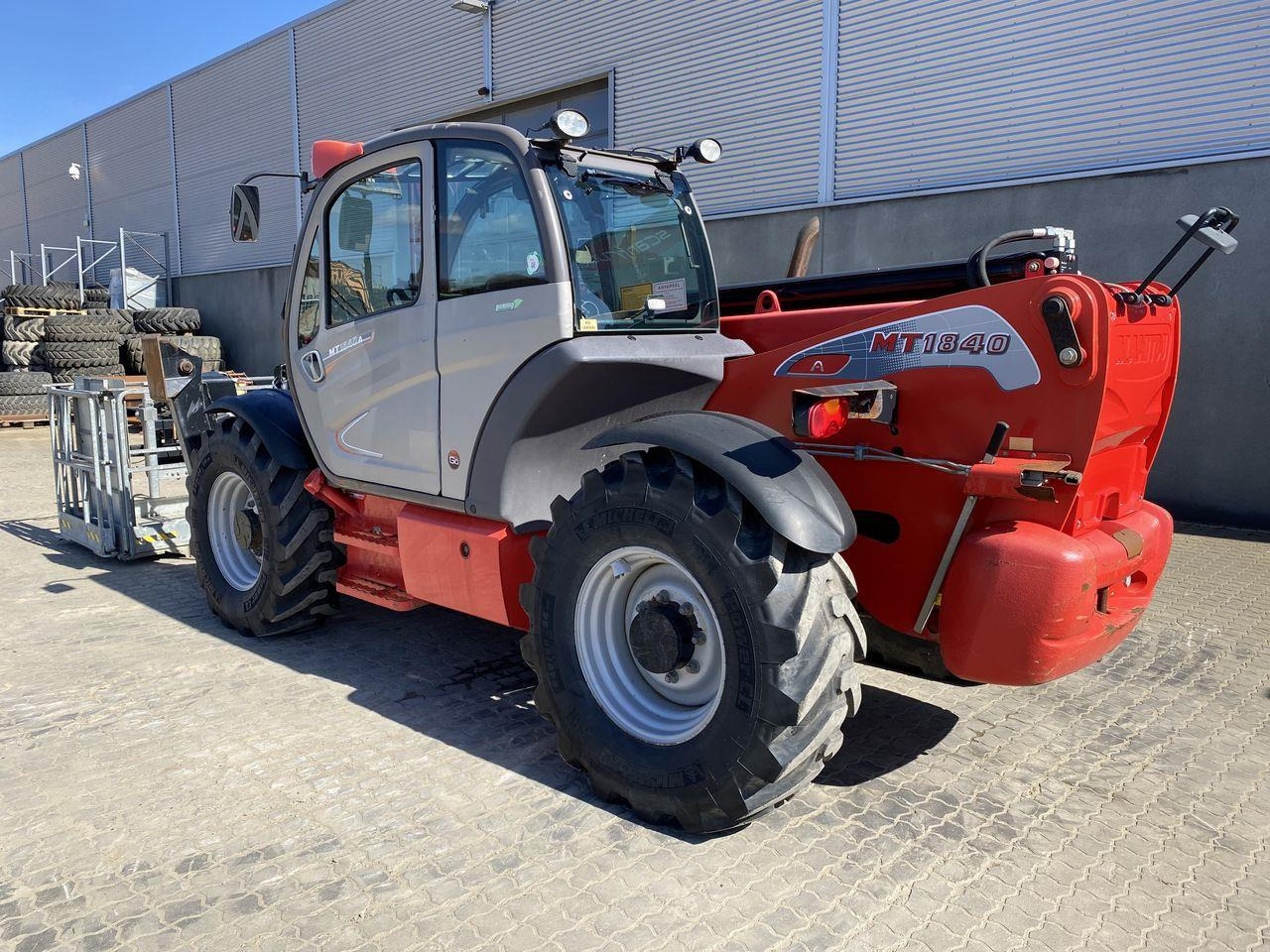 Manitou MT1840A ST3B - Chariot télescopique: photos 2 Manitou MT1840A ST3B - Chariot télescopique: photos 2
