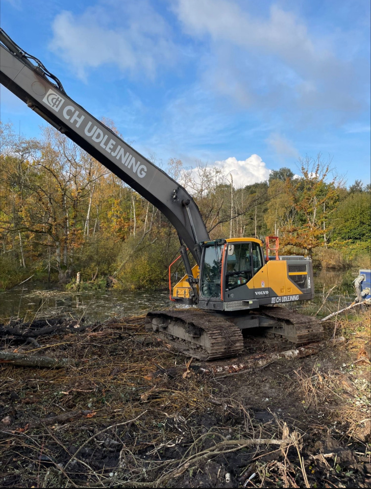 Volvo EC250E LR - Pelle sur chenille: photos 1 Volvo EC250E LR - Pelle sur chenille: photos 1