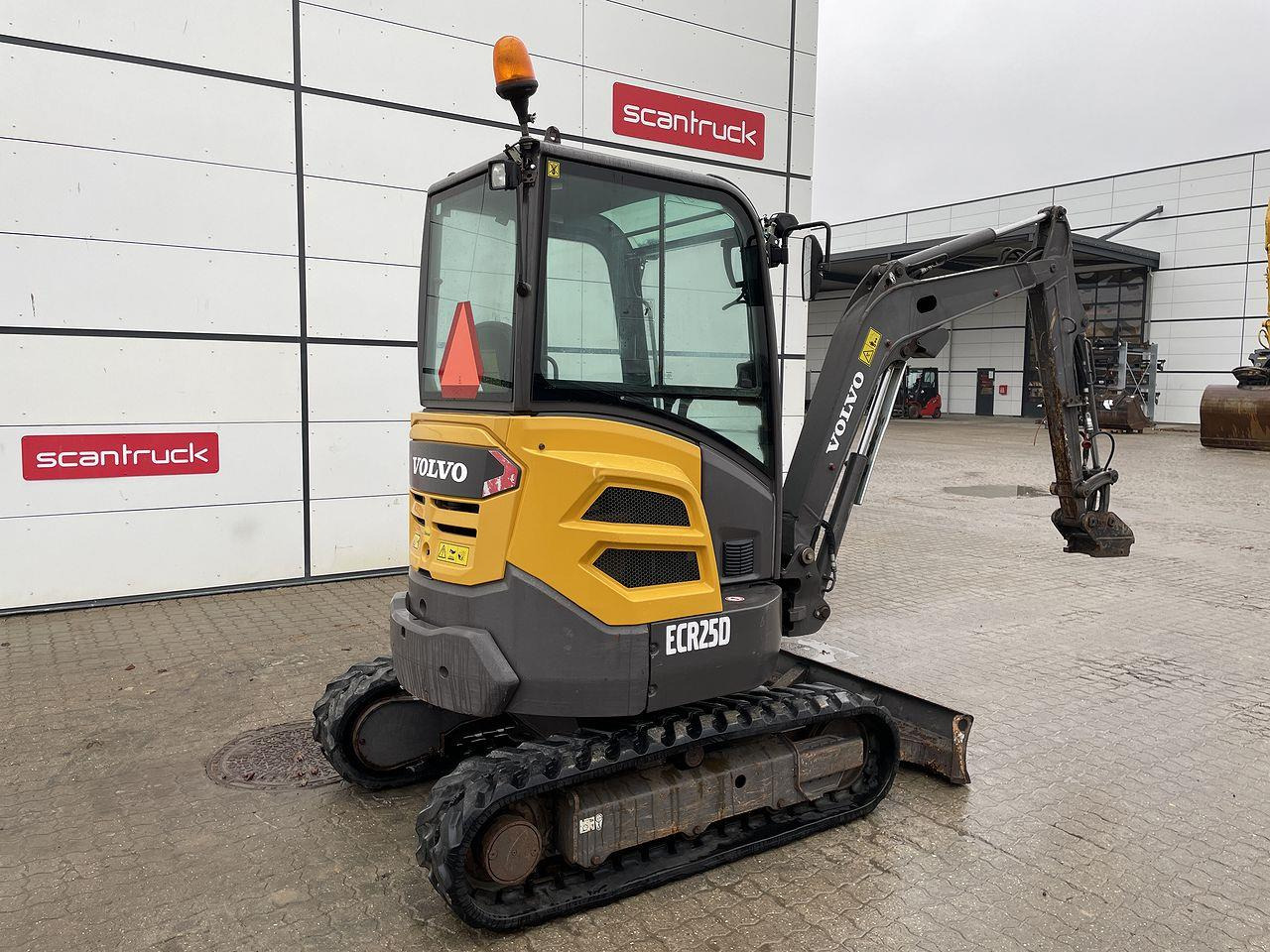 Volvo ECR25 - Mini pelle: photos 4 Volvo ECR25 - Mini pelle: photos 4