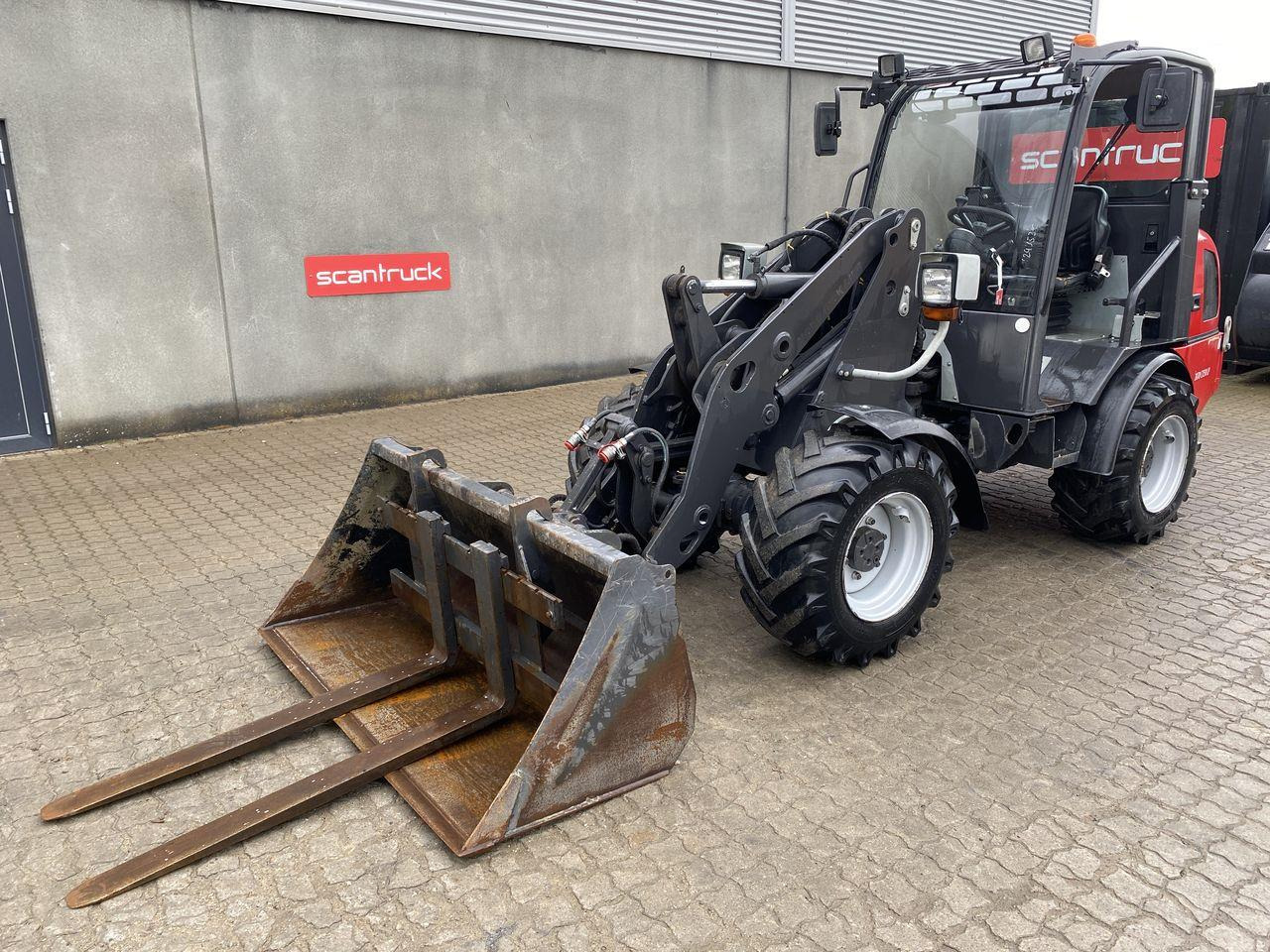 Weidemann 2070 CX50 LP - Valet de ferme: photos 1 Weidemann 2070 CX50 LP - Valet de ferme: photos 1
