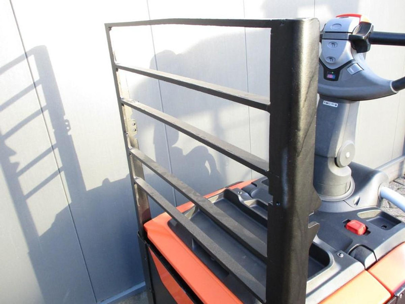 Toyota LPE250 - Transpalette: photos 5 Toyota LPE250 - Transpalette: photos 5