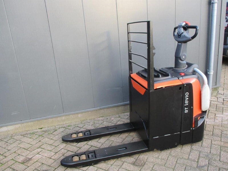 Toyota LPE250 - Transpalette: photos 1 Toyota LPE250 - Transpalette: photos 1