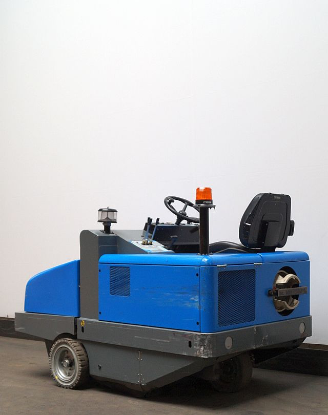 Isal PB155 LPG - Balayeuse industrielle: photos 2 Isal PB155 LPG - Balayeuse industrielle: photos 2