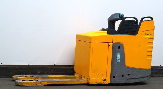 Jungheinrich ERE225 - Transpalette: photos 1 Jungheinrich ERE225 - Transpalette: photos 1