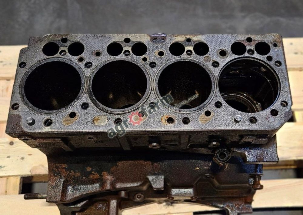 Blok silnika John Deere 6100, 3410, 3310, 3210 - Moteur pour Camion: photos 3 Blok silnika John Deere 6100, 3410, 3310, 3210 - Moteur pour Camion: photos 3