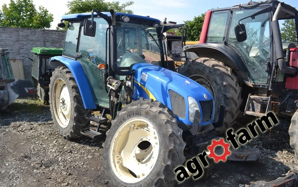 New Holland T5050 skrzynia silnik most obudowa piasta blok zawór - Boîte de vitesse pour Machine agricole: photos 3 New Holland T5050 skrzynia silnik most obudowa piasta blok zawór - Boîte de vitesse pour Machine agricole: photos 3