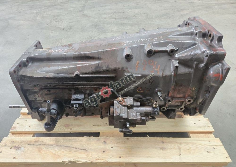 Skrzynia biegów Massey Ferguson 6180, Dynashift - Boîte de vitesse: photos 1 Skrzynia biegów Massey Ferguson 6180, Dynashift - Boîte de vitesse: photos 1