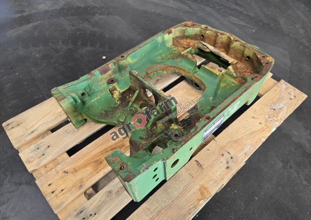 Suport przedni John Deere 2130, 1630, 1140, 2040 - Carrosserie et extérieur: photos 1 Suport przedni John Deere 2130, 1630, 1140, 2040 - Carrosserie et extérieur: photos 1