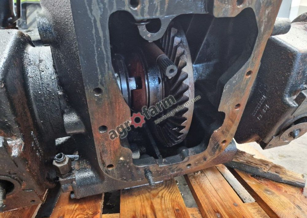 Tylny most John Deere 3310 - Transmission: photos 4 Tylny most John Deere 3310 - Transmission: photos 4