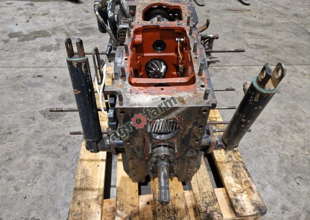 Tylny most Lamborghini R5.130 - Boîte de vitesse: photos 3 Tylny most Lamborghini R5.130 - Boîte de vitesse: photos 3