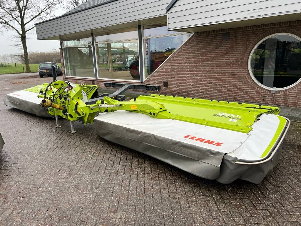 Claas Disco 9200 c-contour - Faucheuse: photos 1 Claas Disco 9200 c-contour - Faucheuse: photos 1