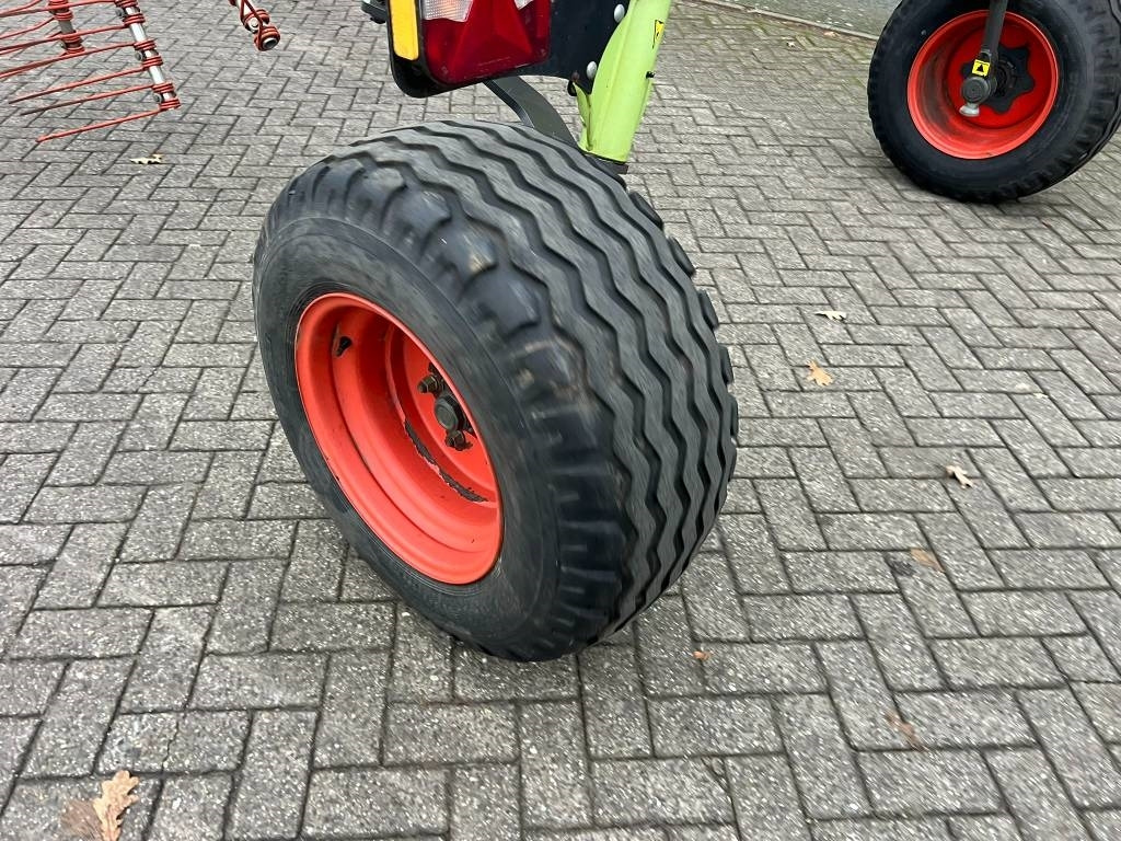 Faneuse Claas Liner 1750: photos 8 Faneuse Claas Liner 1750: photos 8