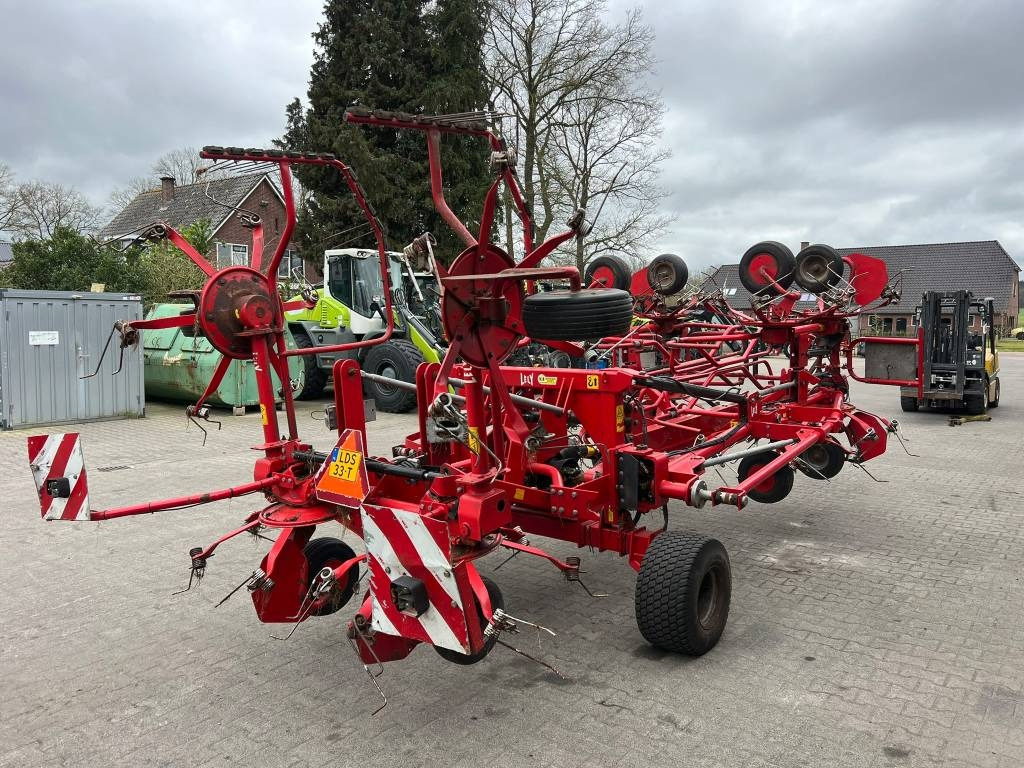 Lely Lotus 1325 - Faneuse: photos 5 Lely Lotus 1325 - Faneuse: photos 5
