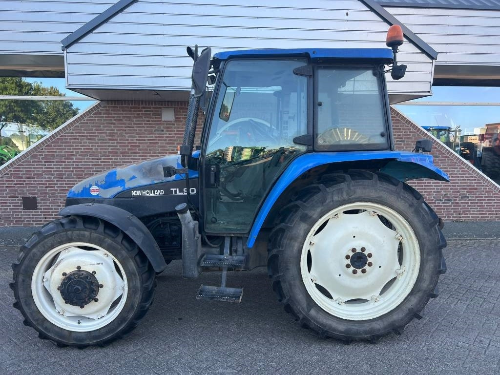 New Holland TL 90 - Tracteur agricole: photos 2 New Holland TL 90 - Tracteur agricole: photos 2