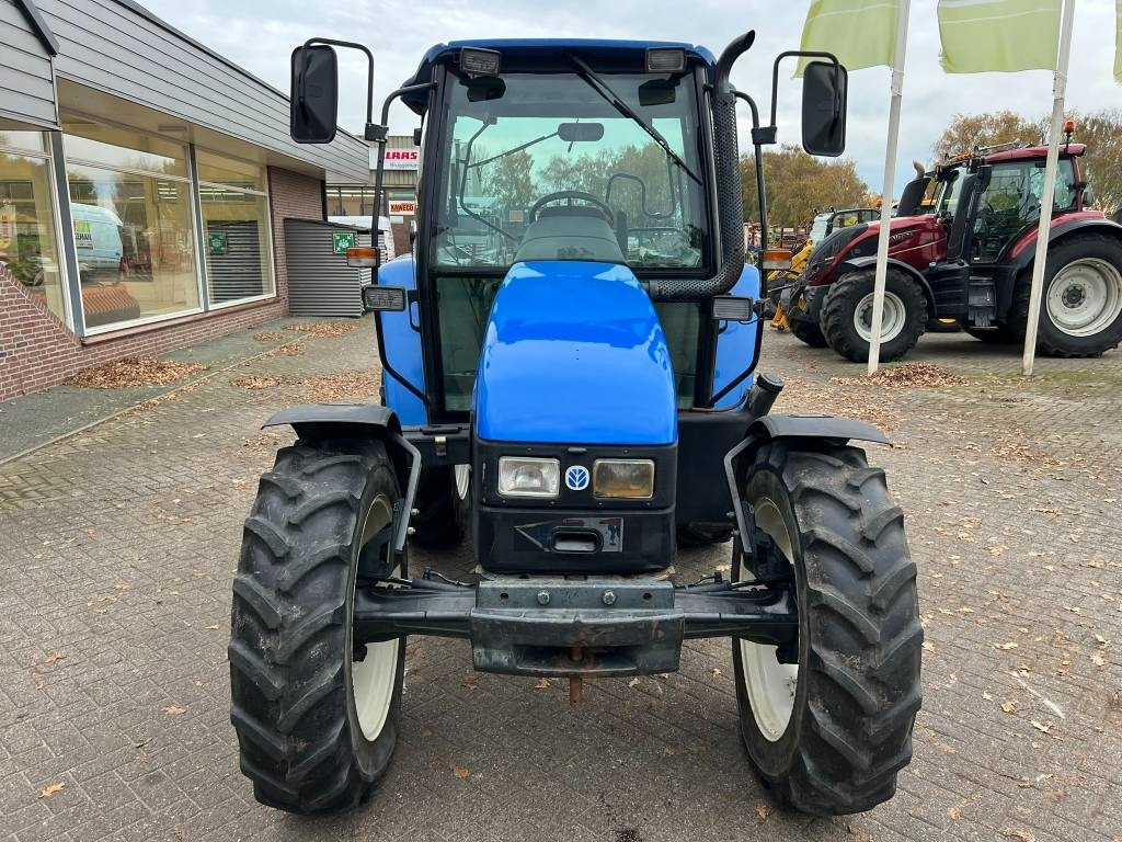 New Holland TL 90 trekker - Tracteur agricole: photos 4 New Holland TL 90 trekker - Tracteur agricole: photos 4