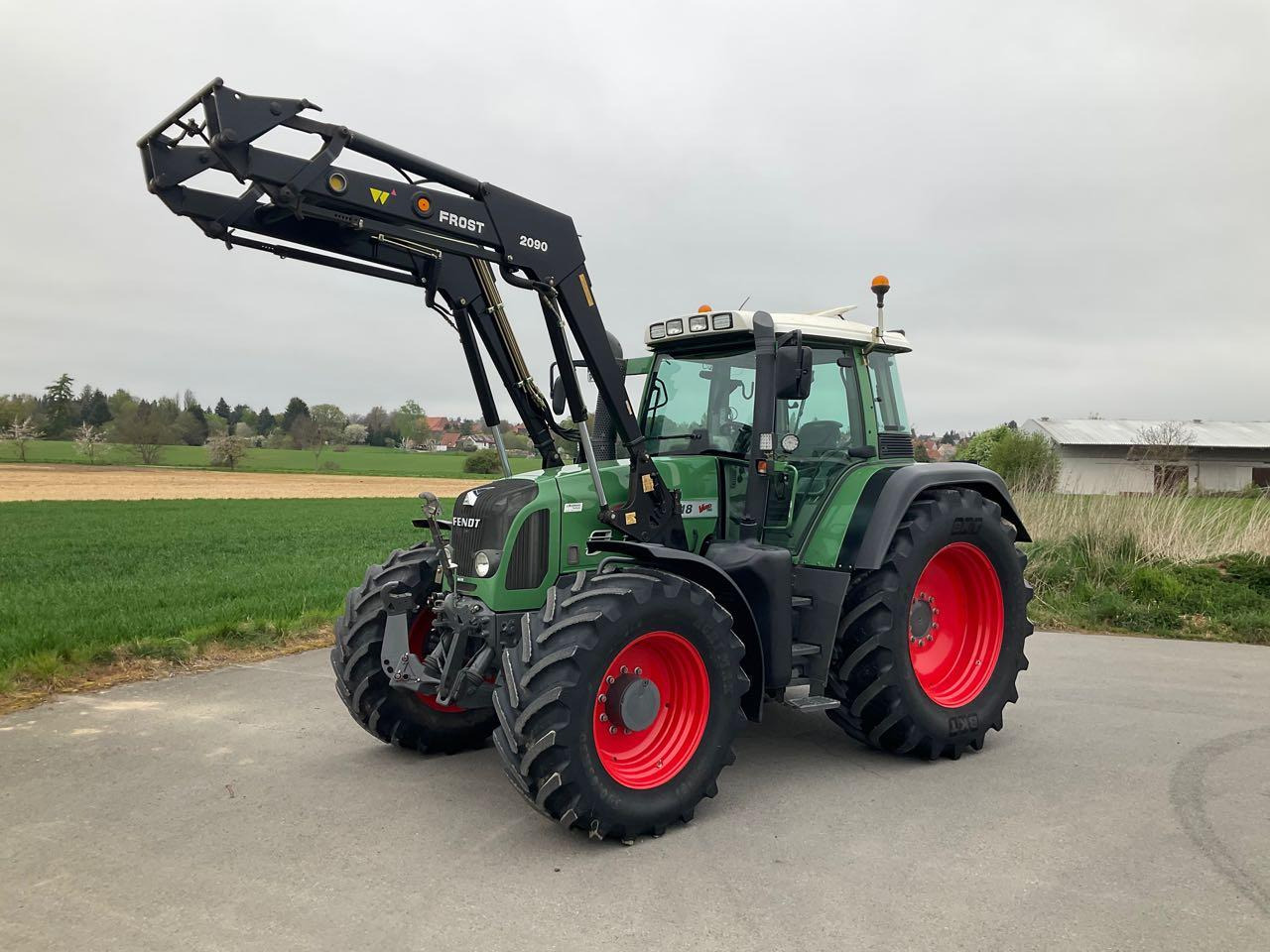 Fendt Vario 818 - Tracteur agricole: photos 1 Fendt Vario 818 - Tracteur agricole: photos 1