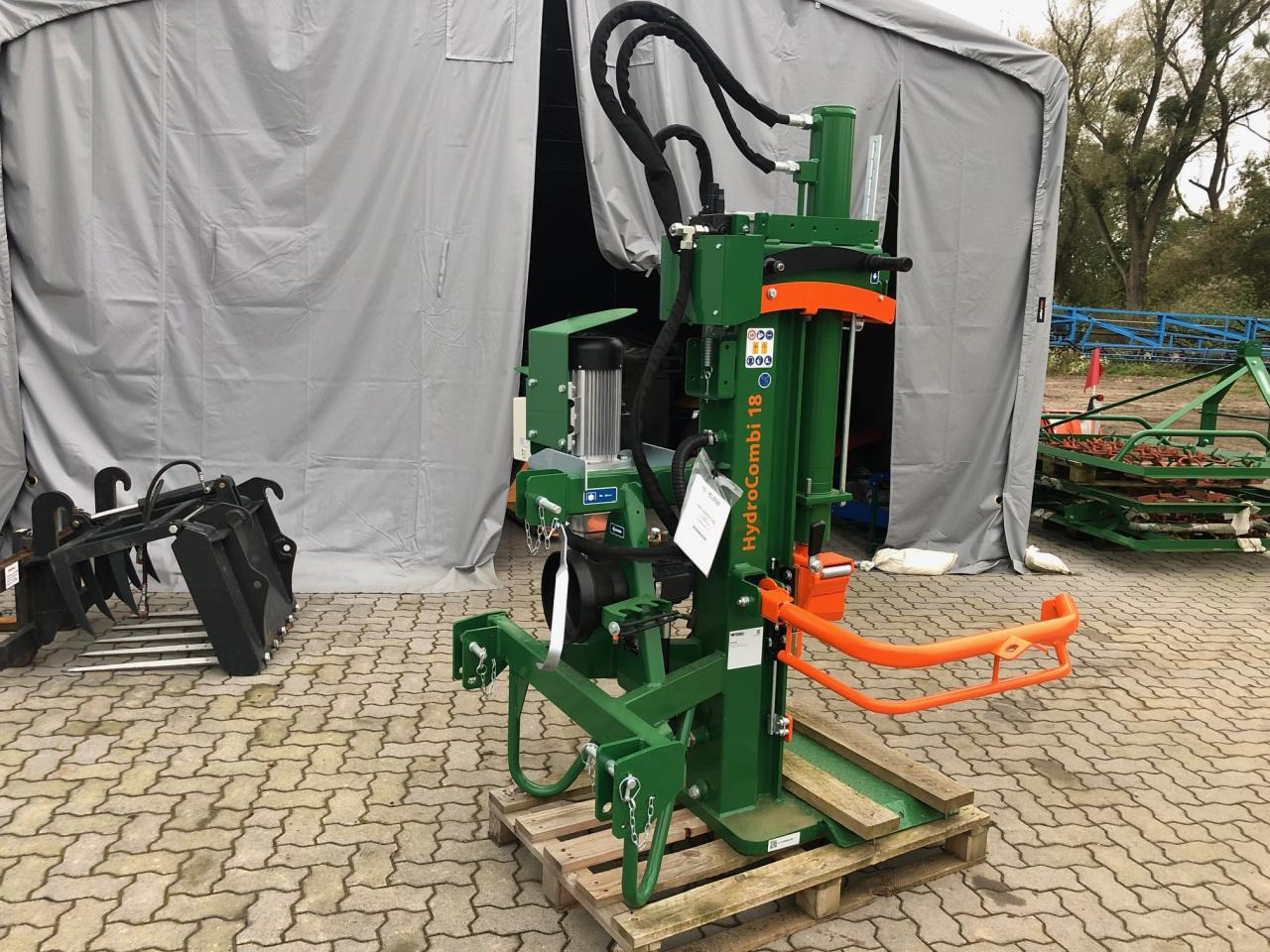 Posch HydroCombi 18 Stehendspalter ZW + E - Fendeuse de bûches: photos 4 Posch HydroCombi 18 Stehendspalter ZW + E - Fendeuse de bûches: photos 4