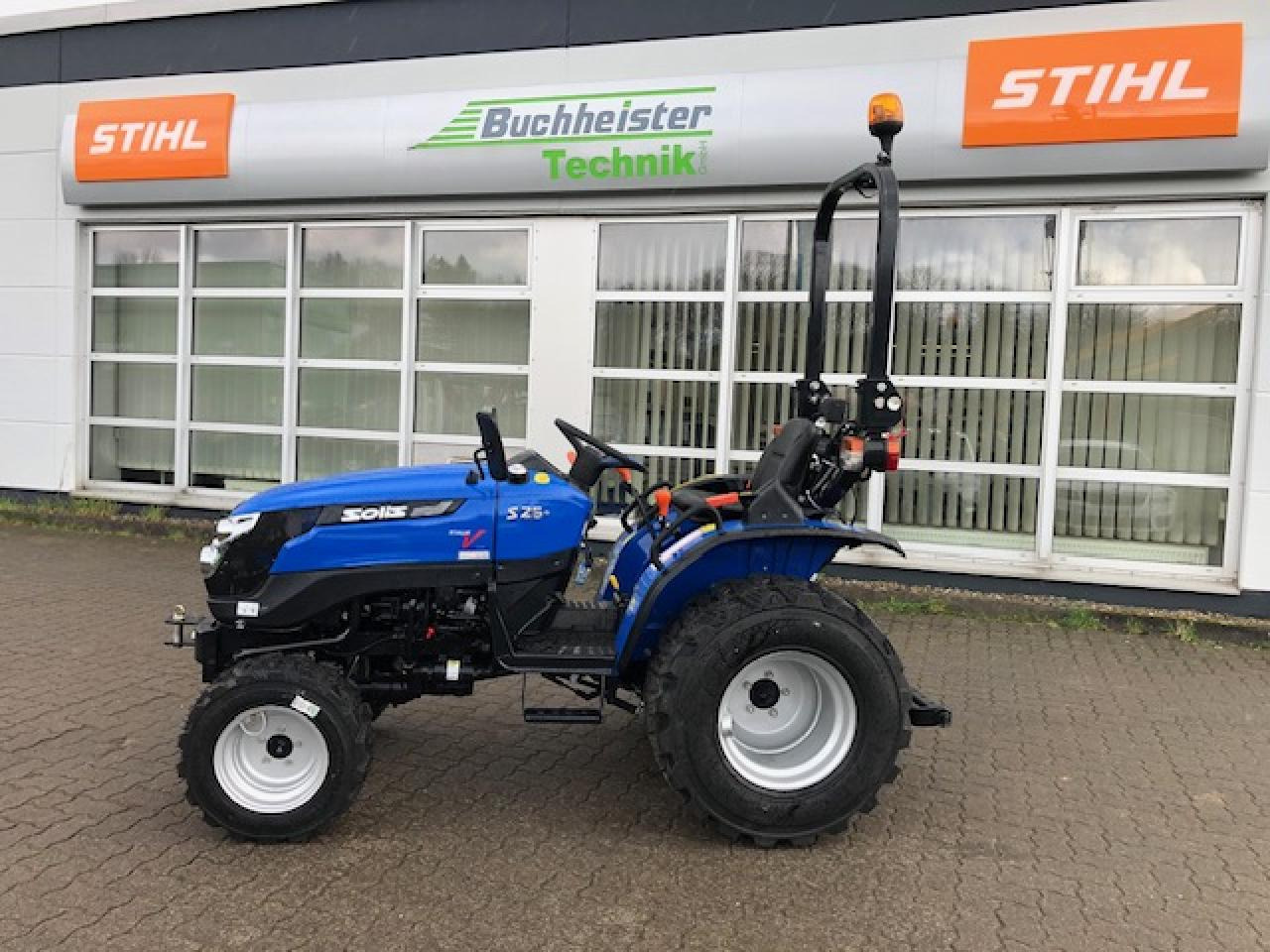Solis 26+ Seitenschalter - Tracteur agricole: photos 2 Solis 26+ Seitenschalter - Tracteur agricole: photos 2