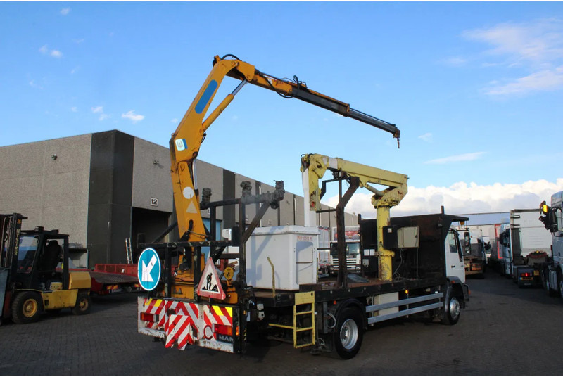 MAN 14.224 + EURO 2 + PTO + CRANE - Camion: photos 3 MAN 14.224 + EURO 2 + PTO + CRANE - Camion: photos 3