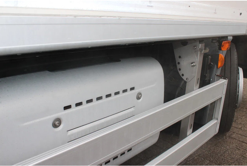 Camion frigorifique DAF LF 210 + EURO 6 + LIFT: photos 17