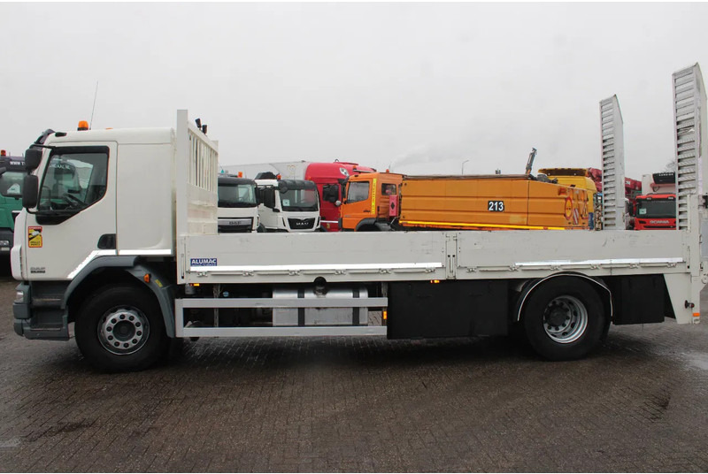 DAF LF 55.220 + EURO 5 - Camion porte-voitures: photos 2 DAF LF 55.220 + EURO 5 - Camion porte-voitures: photos 2