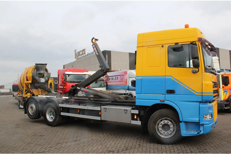DAF XF 95.530 + hooksystem + 26T - Camion ampliroll: photos 4 DAF XF 95.530 + hooksystem + 26T - Camion ampliroll: photos 4