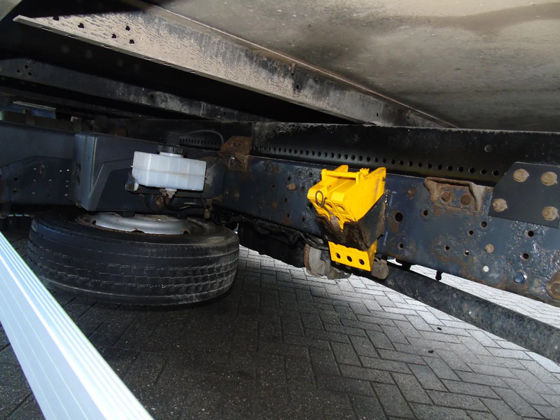 Camion fourgon Iveco Eurocargo 80E18 + 3 SEATS: photos 14 Camion fourgon Iveco Eurocargo 80E18 + 3 SEATS: photos 14