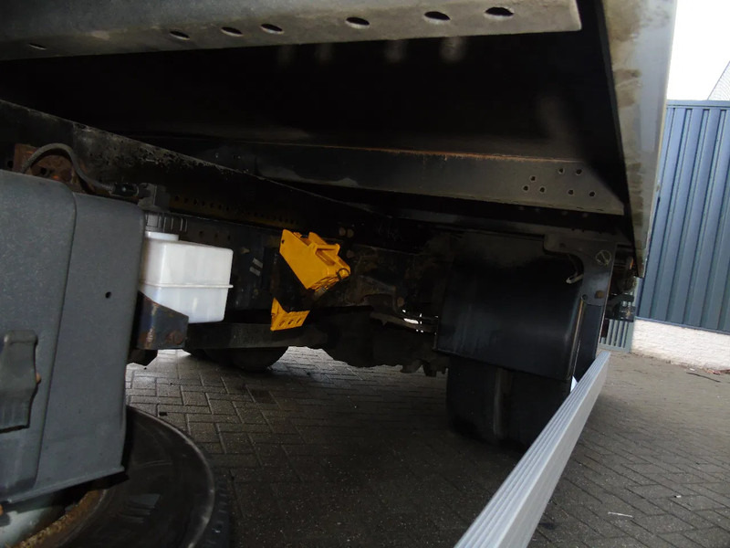 Camion fourgon Iveco Eurocargo 80E18 + 3 SEATS: photos 13 Camion fourgon Iveco Eurocargo 80E18 + 3 SEATS: photos 13