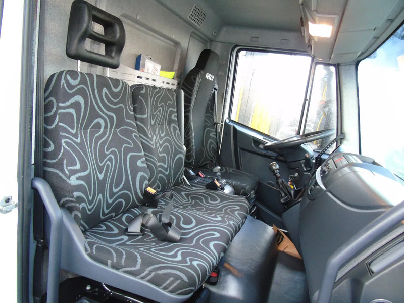 Camion fourgon Iveco Eurocargo 80E18 + 3 SEATS: photos 8 Camion fourgon Iveco Eurocargo 80E18 + 3 SEATS: photos 8