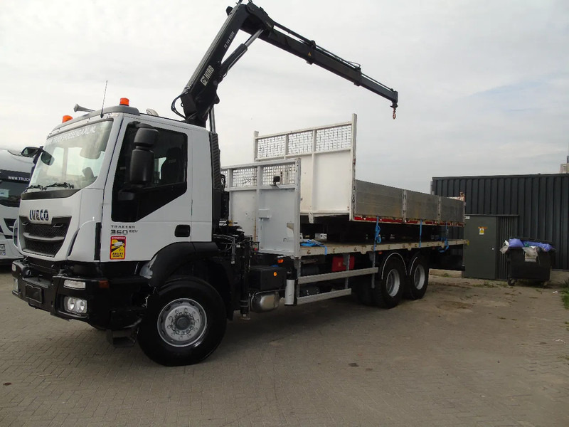 Iveco Eurotrakker 360 EEV + HIAB 144B- 2 + 6X4 + REMOTE + SPRING/BIG AXLE + EURO 5 - Camion grue: photos 2 Iveco Eurotrakker 360 EEV + HIAB 144B- 2 + 6X4 + REMOTE + SPRING/BIG AXLE + EURO 5 - Camion grue: photos 2